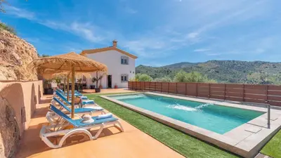 Piscina en o cerca de Villa Los Ruedos Riogordo by Ruralidays