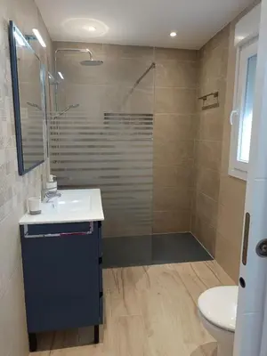 Un baño de Casa Cantinero 1 - Parking Gratis