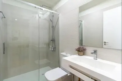 Un baño de Alohamundi Puerta Osario II