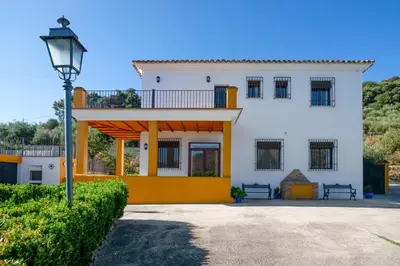 Edificio en el que se encuentra la casa o chalet