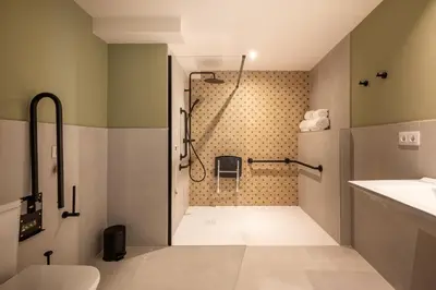 Un baño de Líbere Córdoba Tendillas