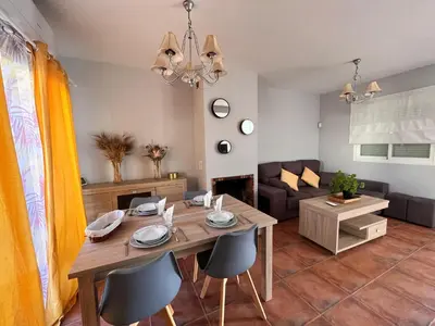 Zona de estar de Casa con piscina en Málaga