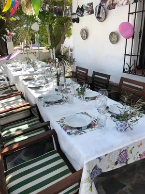 Un restaurante o sitio para comer en Hacienda la Suerte