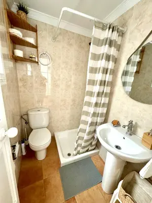 Un baño de Vistas del Valle