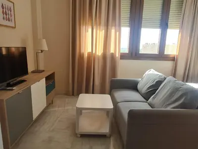 Una televisión o centro de entretenimiento en Lux Abril