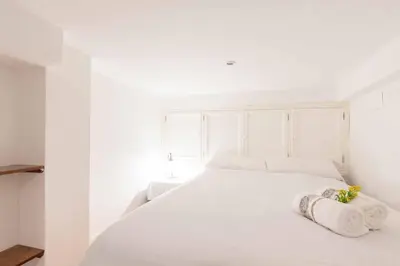 Cama o camas de una habitación en Estudio Espacioso y Céntrico Sevilla