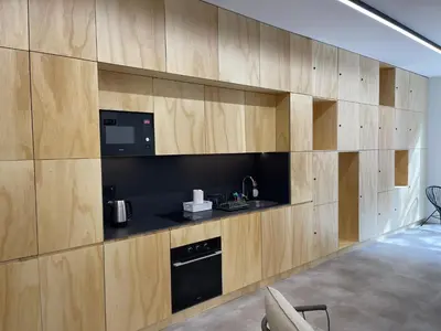 Una cocina o zona de cocina en Urban Cube Hostel Sevilla
