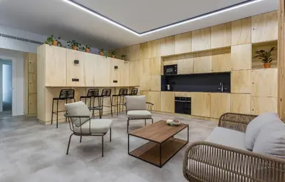Una cocina o zona de cocina en Urban Cube Hostel Sevilla