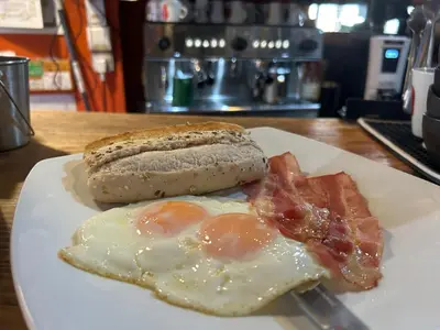 Comida en o cerca de este apartamento