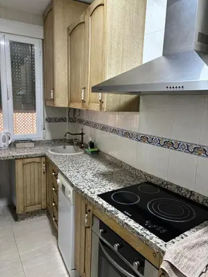Una cocina o zona de cocina en Sultana Homes