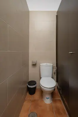 Un baño de Hostal Entrecaminos