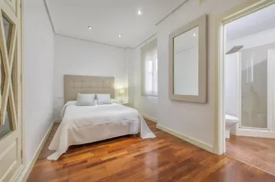 Cama o camas de una habitación en Apto Gran Capitán Center II - Parking Incluido