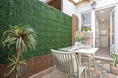 Un patio o zona al aire libre en Genteel Home Santa Marta Cordoba