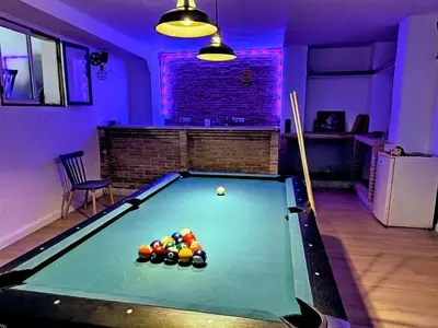 Mesa de billar en El Oasis de Castil