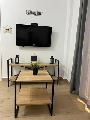 Una televisión o centro de entretenimiento en La Vida Es Bella II Córdoba