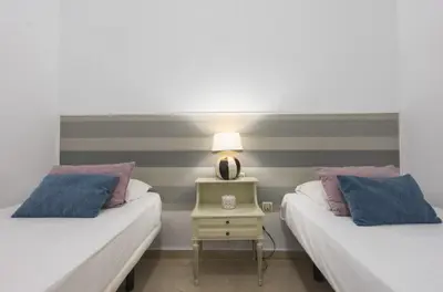 Cama o camas de una habitación en Comfortable functional - Center - Train station