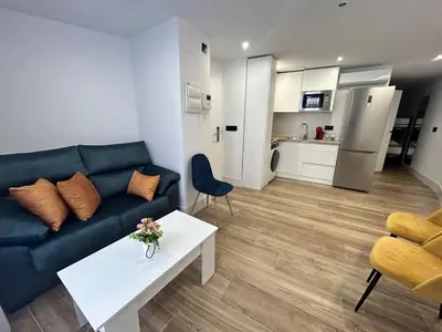 Una cocina o zona de cocina en BAJO A habitación con literas Apartamentos JUAN ROBLEDO Centro Ciudad