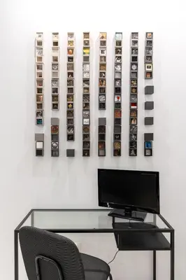 Una televisión o centro de entretenimiento en LP1 Loft Art Suite Sevilla en Pareja
