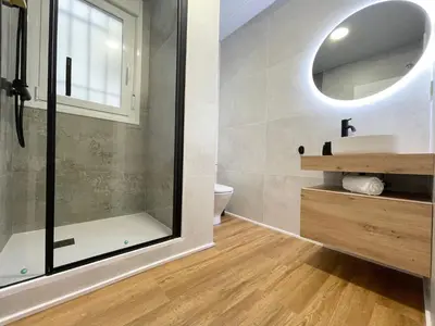 Un baño de House in City Garden 3