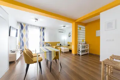 Zona de estar de La Ribera y Feria - Casabel Homes