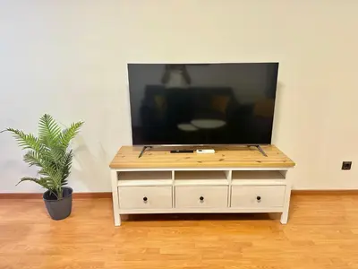 Una televisión o centro de entretenimiento en 10 minutos centro Sevilla, moderno y con parking gratis