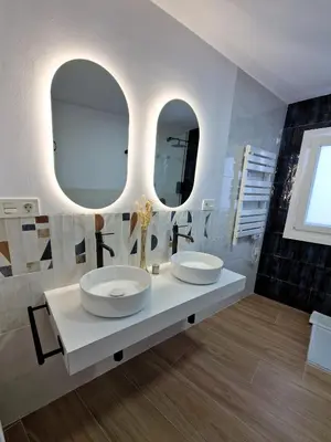 Un baño de NOVOJAÉN Alojamientos 2 - Edificio vacacional Exclusivo y Tranquilo junto a Catedral