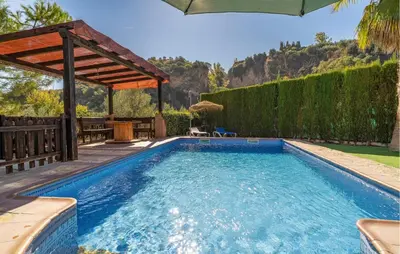 Piscina en o cerca de Gorgeous Home In Priego De Cordoba