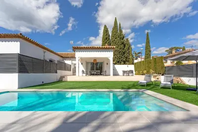 Piscina en o cerca de Genteel Home Villa El Brillante