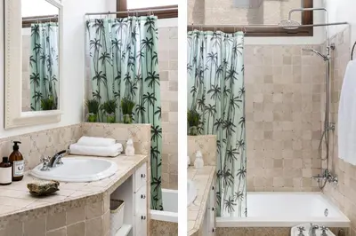 Un baño de MonKeys Apartments Alameda House & Terrace