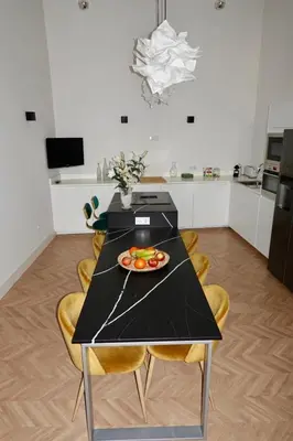 Una cocina o zona de cocina en Amplio apartamento a 5 min de San Luis, luminoso y cómodo