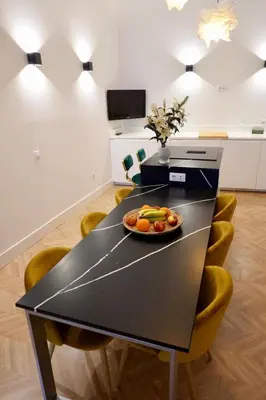 Plano de Amplio apartamento a 5 min de San Luis, luminoso y cómodo
