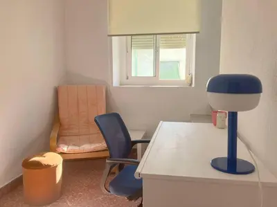 Plano de Renovated retro home w terrace