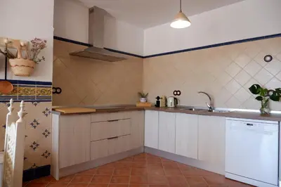 Una cocina o zona de cocina en Casa Frasquita del Pan - Caminito del Rey
