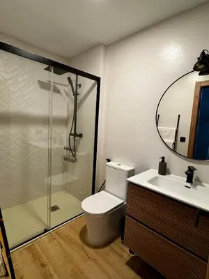 Un baño de Urban Pulses Buhaira
