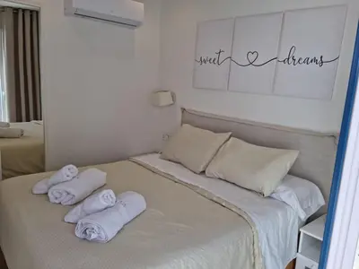 Cama o camas de una habitación en New 1 Bedroom Apartment with Roof Top Terrace