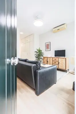 Zona de estar de Precioso estudio en San Julián Sevilla, AC WiFi Hiniesta estudio