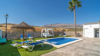 Piscina en o cerca de El Pajar de Casablanca by Ruralidays