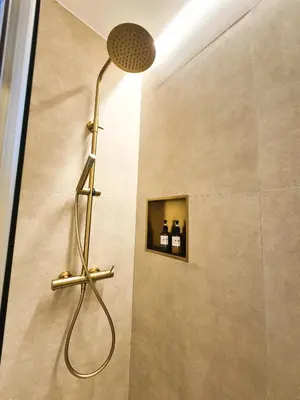 Un baño de NOVOJAÉN Alojamientos - Edificio vacacional Exclusivo y Tranquilo junto a Catedral