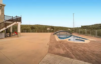 Piscina en o cerca de Pet Friendly Home In Algarinejo