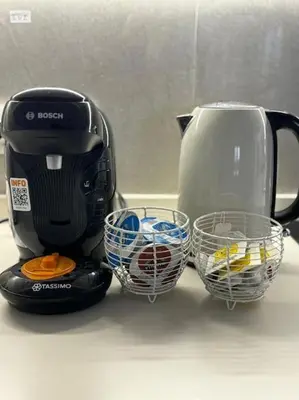 Utensilios para hacer té y café en Casa Abuela Pepi
