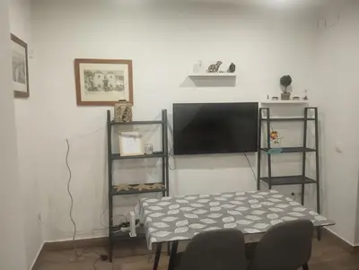 Una televisión o centro de entretenimiento en No esta disponible