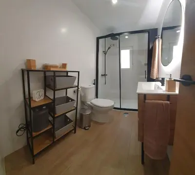 Un baño de Apartamento reformado a estrenar