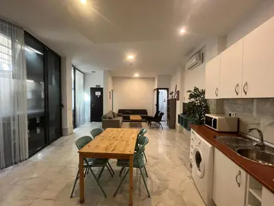 Una cocina o zona de cocina en Center Sevilla Confort 9