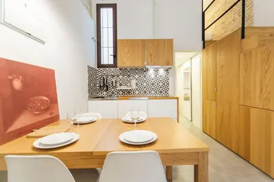 Plano de Amplio apartamento de diseño precioso con parking incluido en pleno centro
