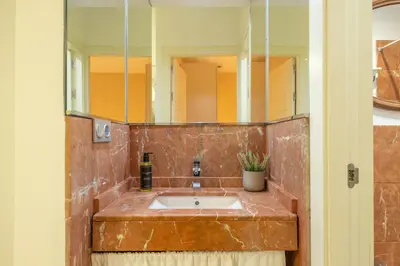 Un baño de Quevedo Deluxe Duplex by Valcambre
