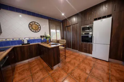 Una cocina o zona de cocina en Casa Rural Finca la María