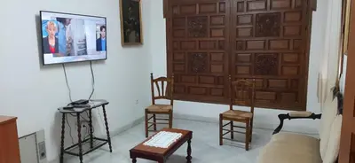 Una televisión o centro de entretenimiento en Convento Madre de Dios de Carmona
