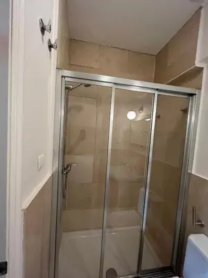 Un baño de Apartamentos RG calle Santiago 46