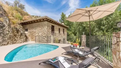 Piscina en o cerca de Casa Rural Cortijo Pesquera by Ruralidays