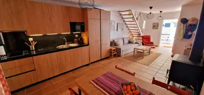 Una cocina o zona de cocina en Casa en El Pedroso de tres habitaciones